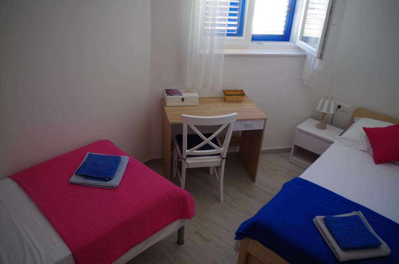 Apartments By The Sea Slatine, Ciovo - 14158 Екстериор снимка